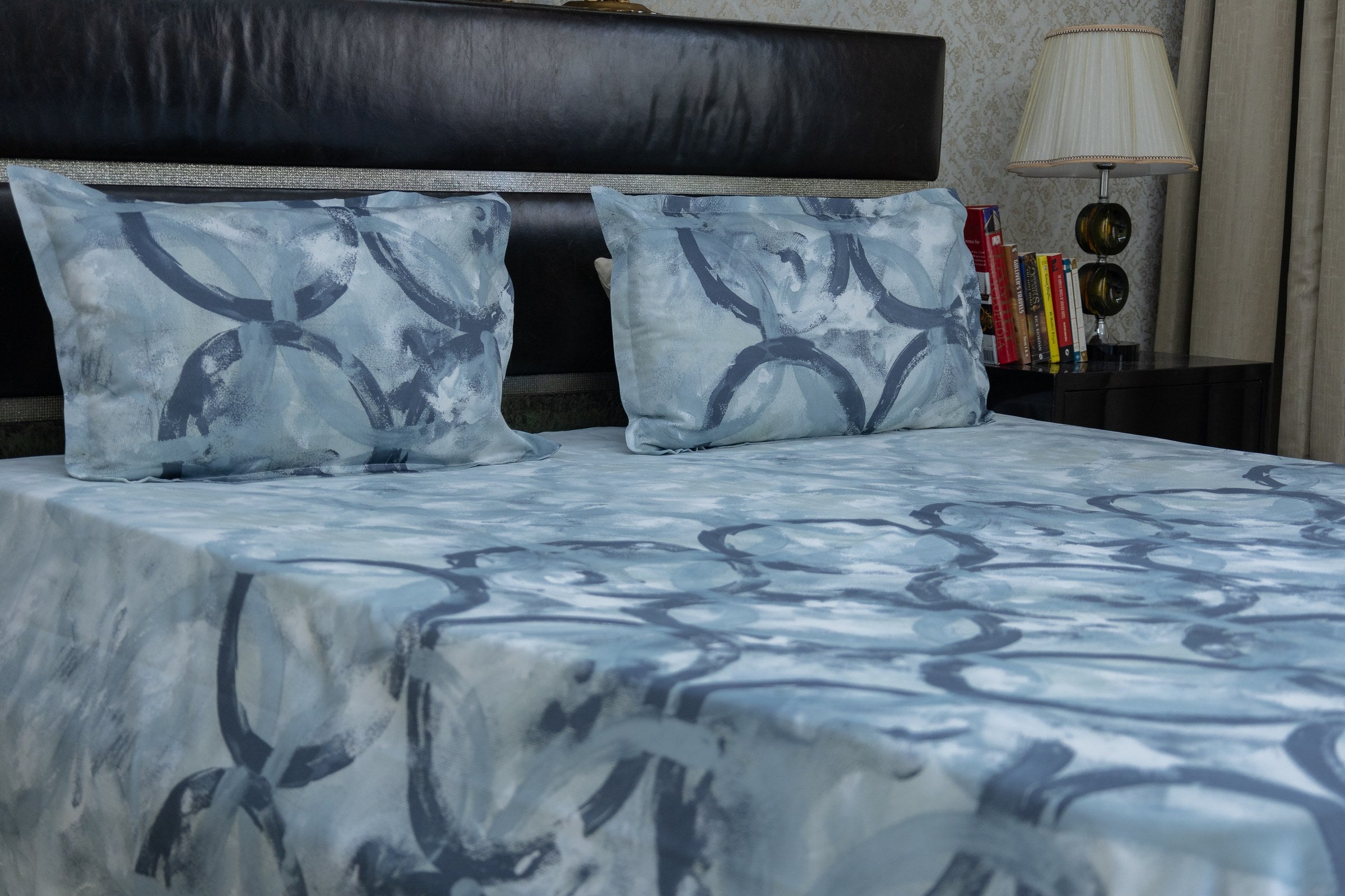 Tranquil Circle printed bedsheet