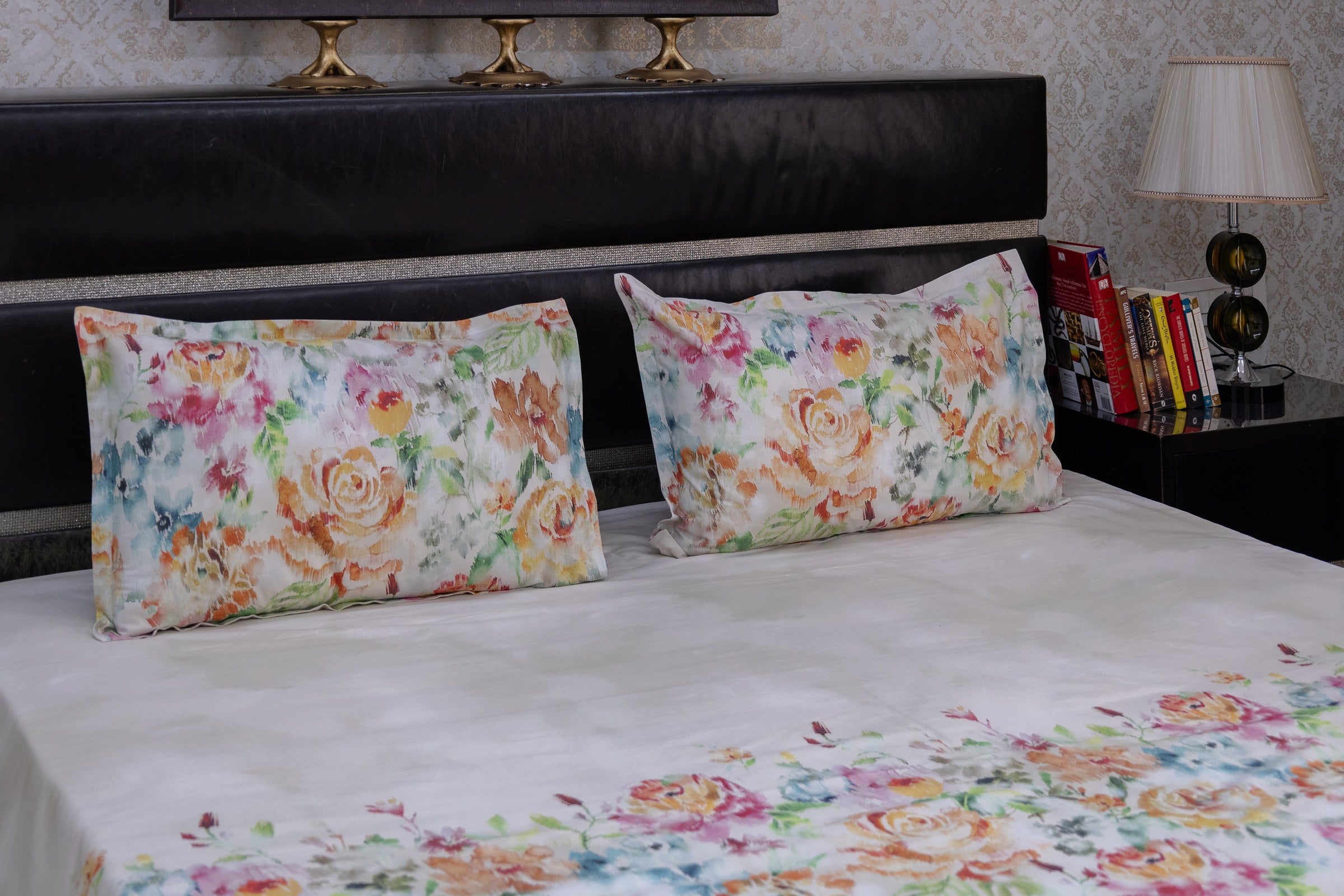 Vibrant bloom printed bedsheet