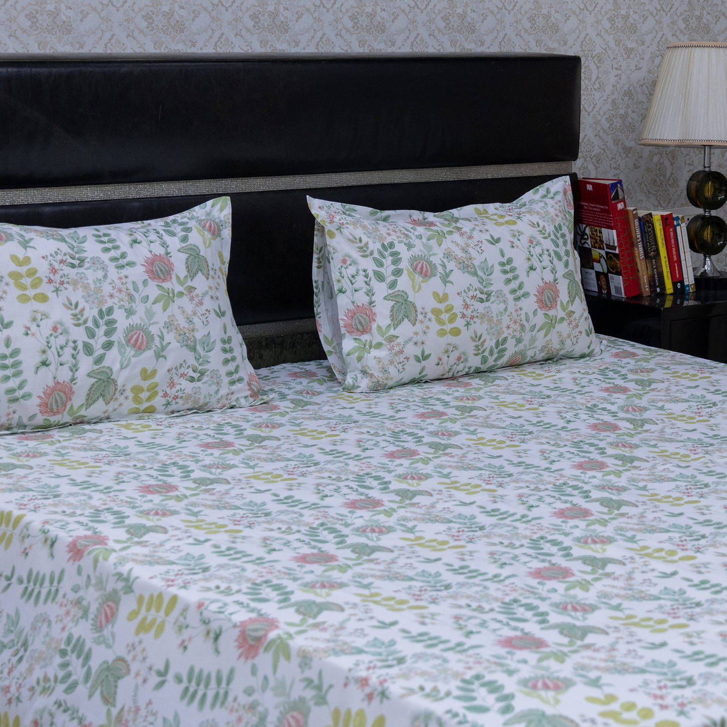 Leafy tapestry printed bedsheet