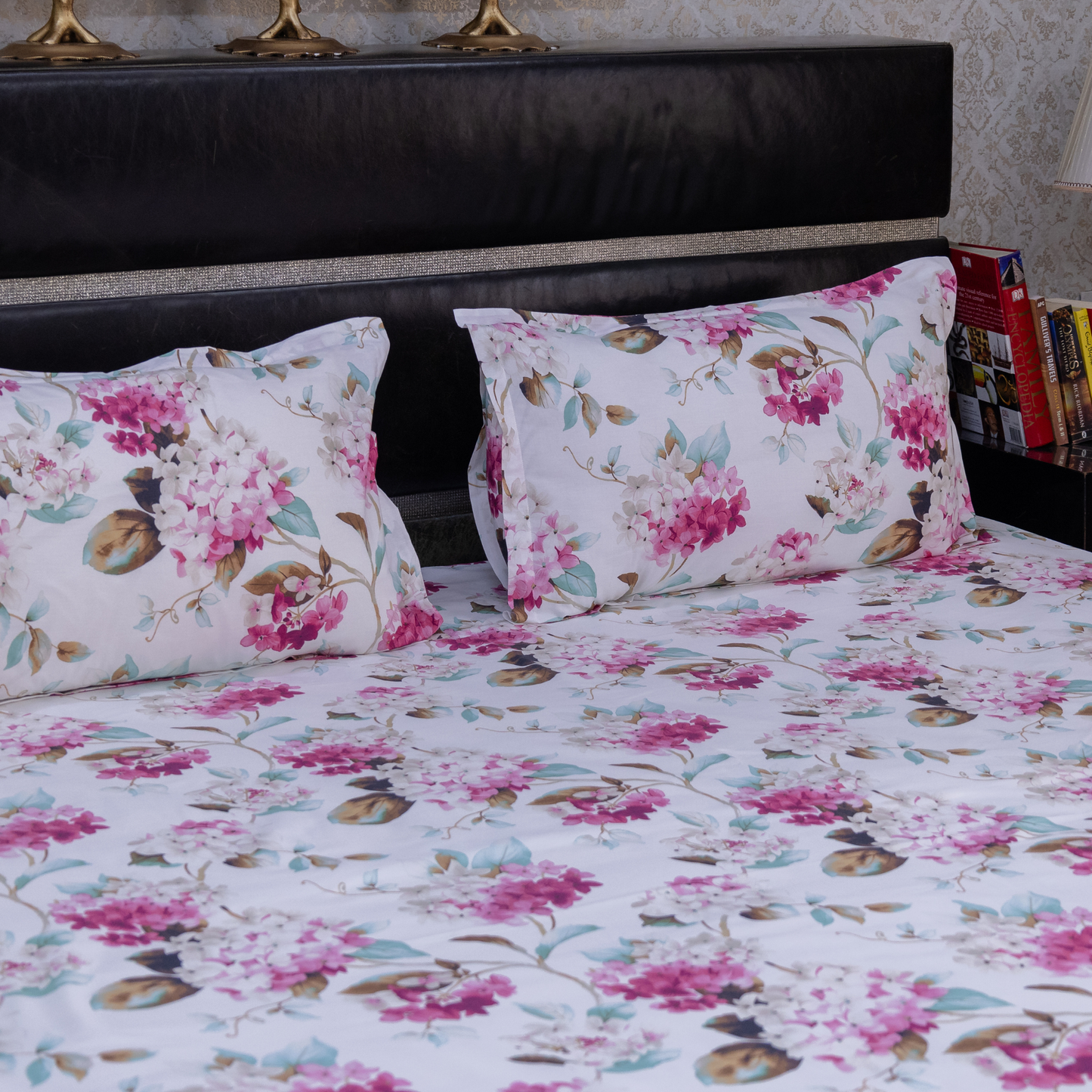 Petal Dance printed bedsheet