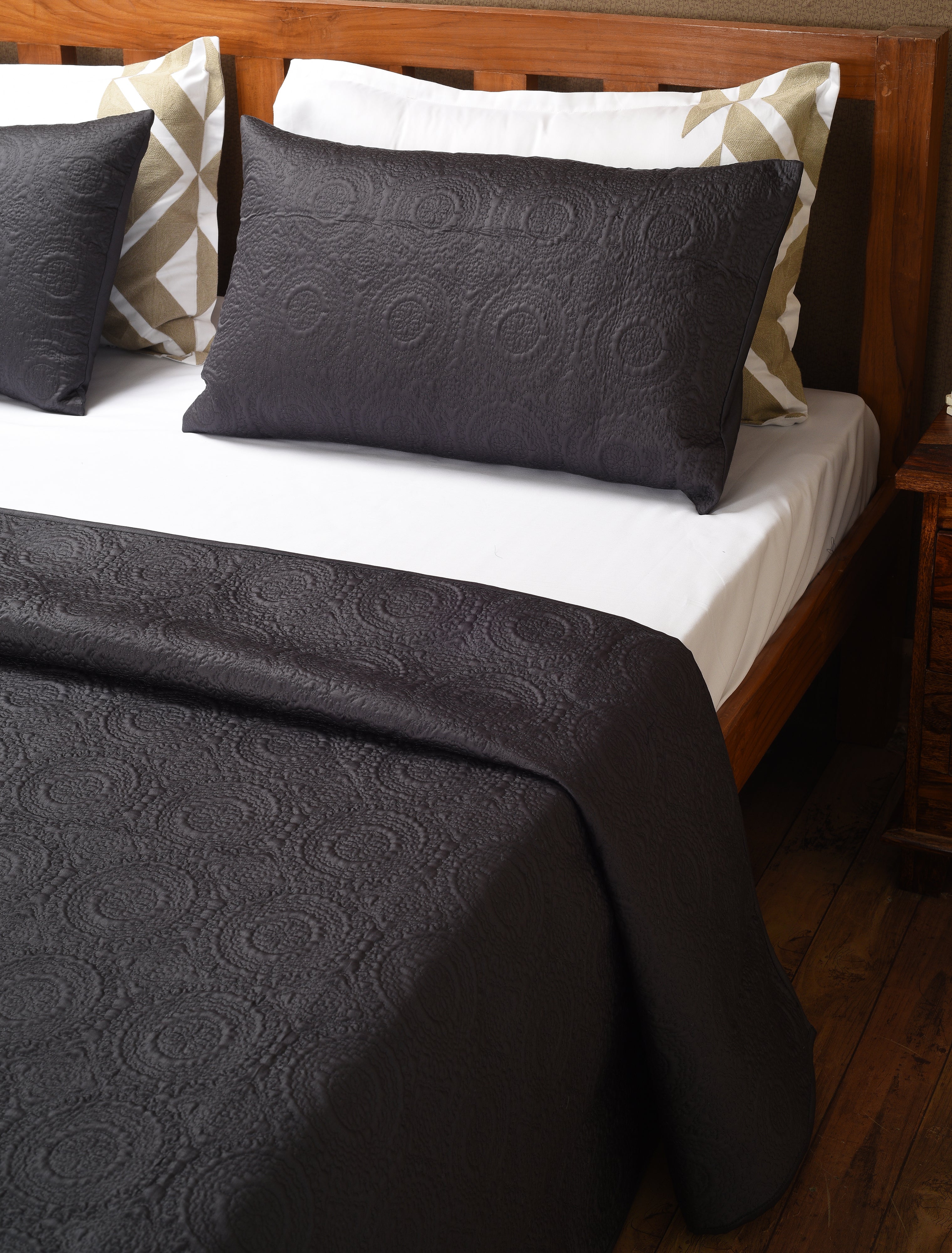 Cirque Opulence Charcoal